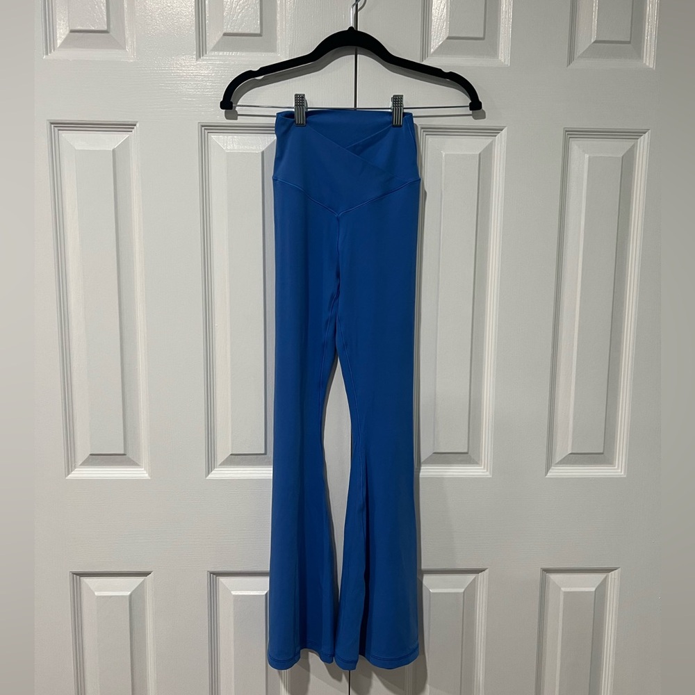 Aerie Offline NWOT blue size small short length blue flare legging